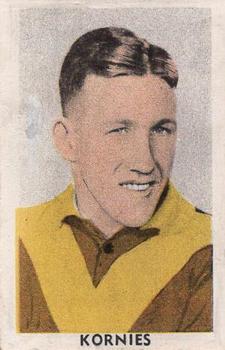 1949 Kornies Victorian Footballers #9 Kevin Curran Front